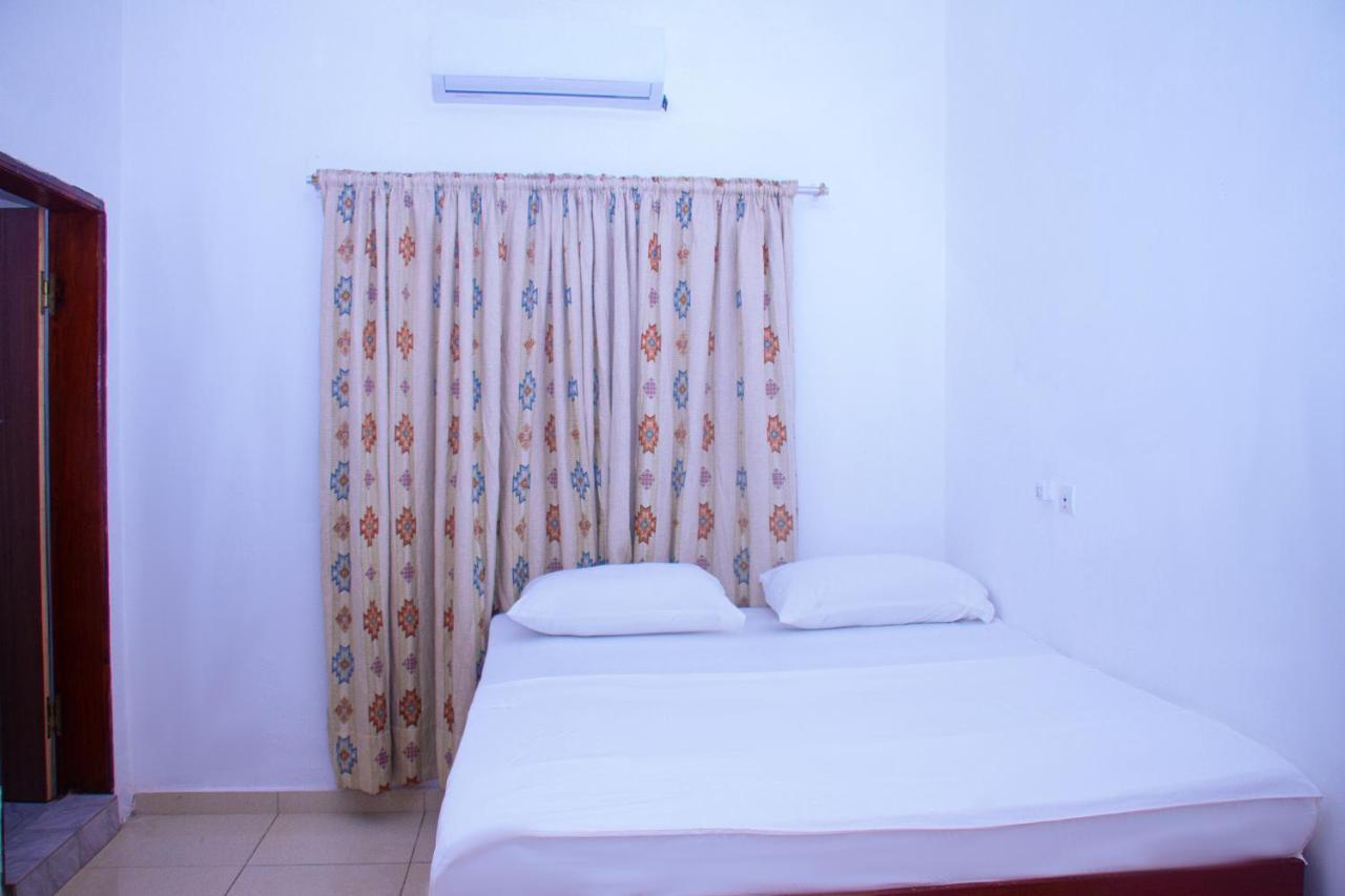 Hotel Amazone 科托努 外观 照片